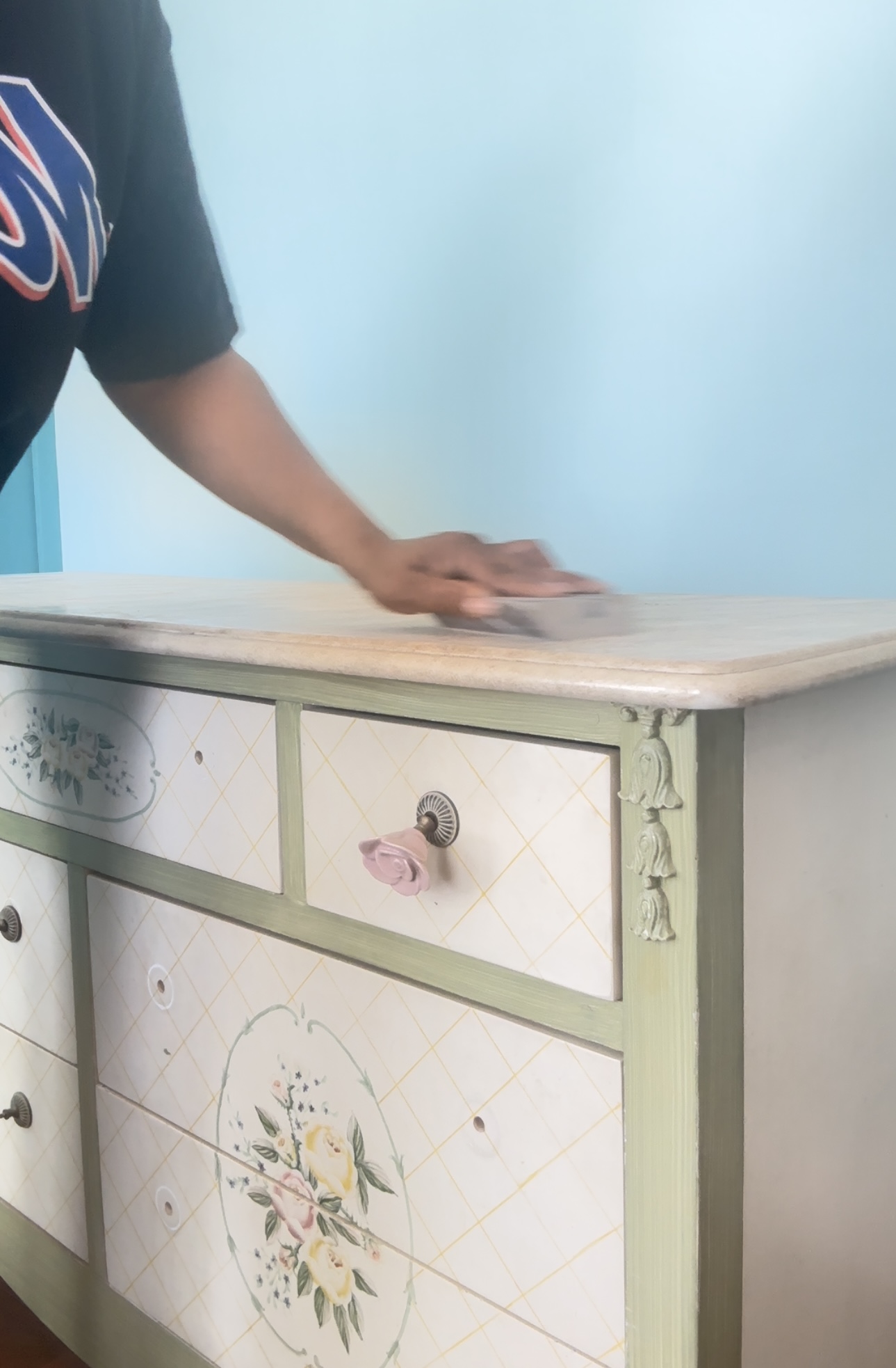 How To Transform Your Old Dresser Into A Modern Masterpiece - Houzewize